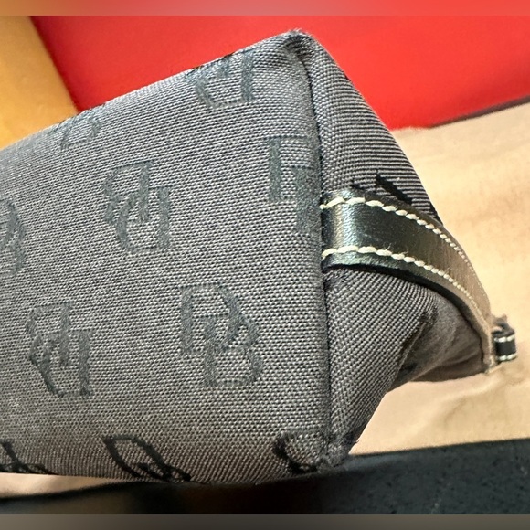 Dooney & Burke Small Gray & Black Signature Logo Handbag 8.5”x3”x5” - Picture 11 of 15